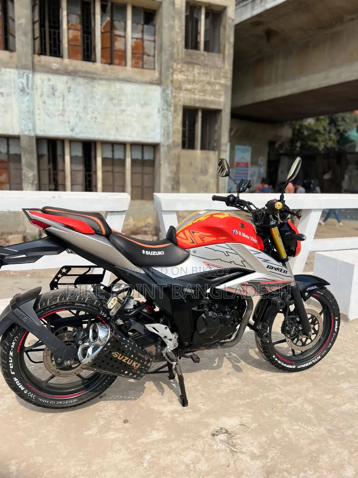 Suzuki Gixxer Fi ABS 2025 Orange