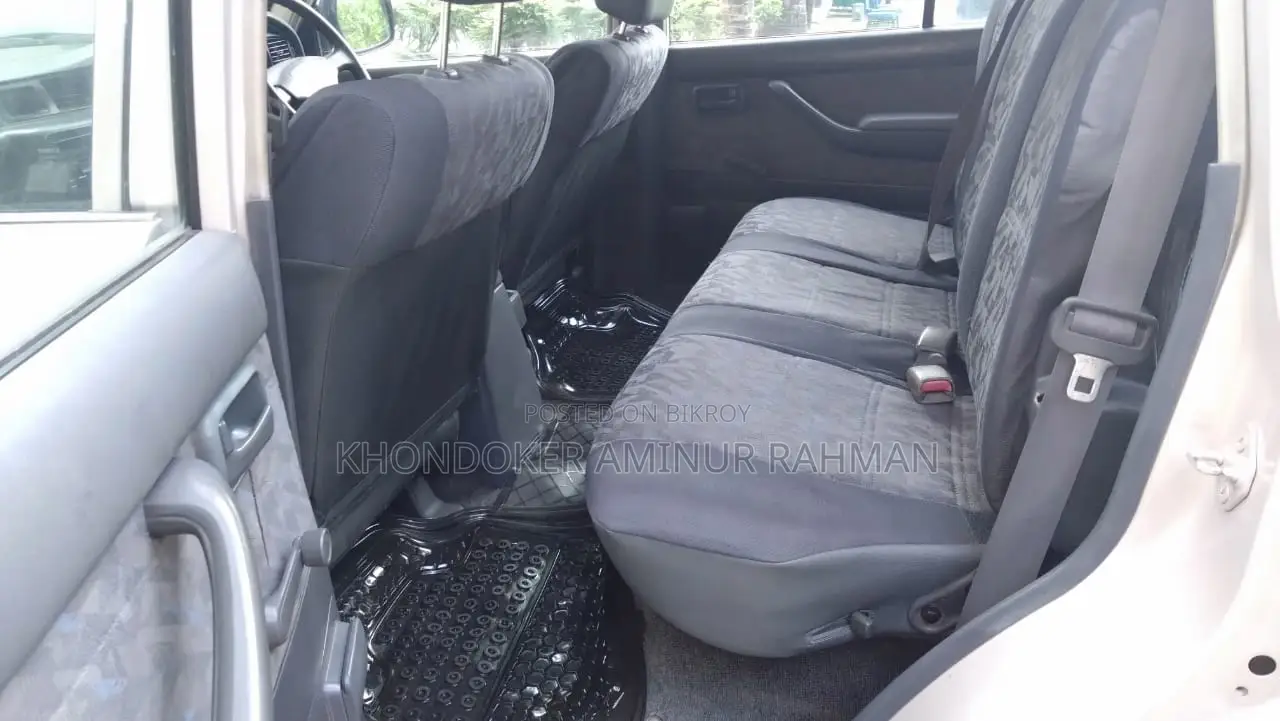 Toyota Land Cruiser 1996 Ivory