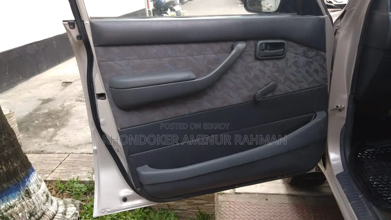 Toyota Land Cruiser 1996 Ivory