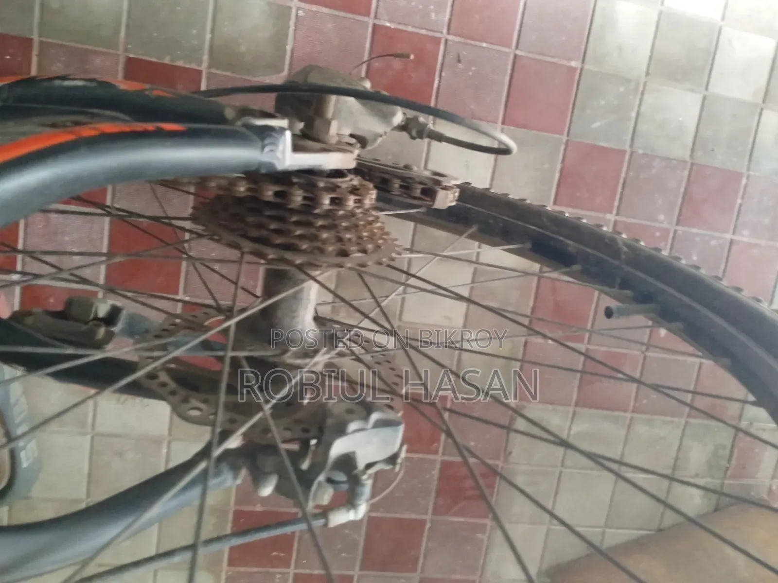 সাইকেলটি পড়ে আছে তাই বিক্রি করা হবে