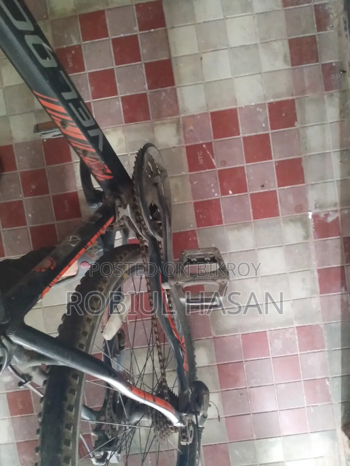 সাইকেলটি পড়ে আছে তাই বিক্রি করা হবে