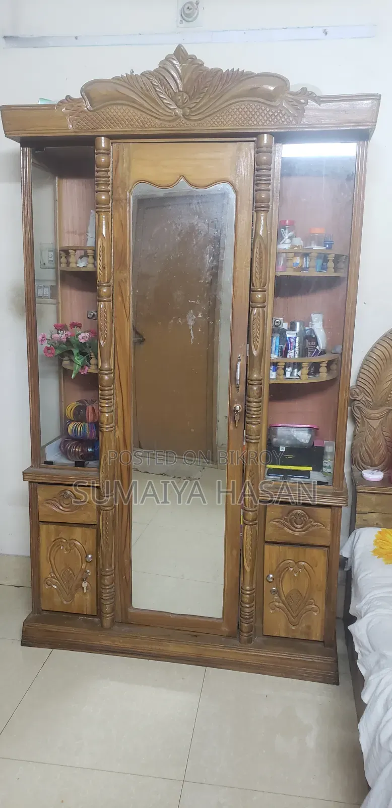 Full Bedroom Set for Sale Including Bed, Almirah, and Dressing Table