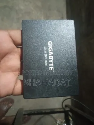 গিগাবাইট ২৪০ জিবি এসএসডি