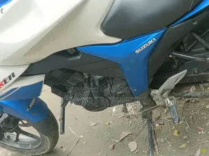 সুজুকি জিক্সার মনোটোন ২০১৯ নীল