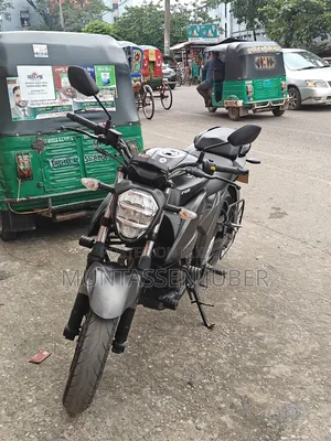 সুজুকি জিক্সার ২৫০ ২০২৪ কালো