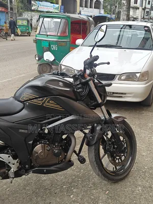 সুজুকি জিক্সার ২৫০ ২০২৪ কালো