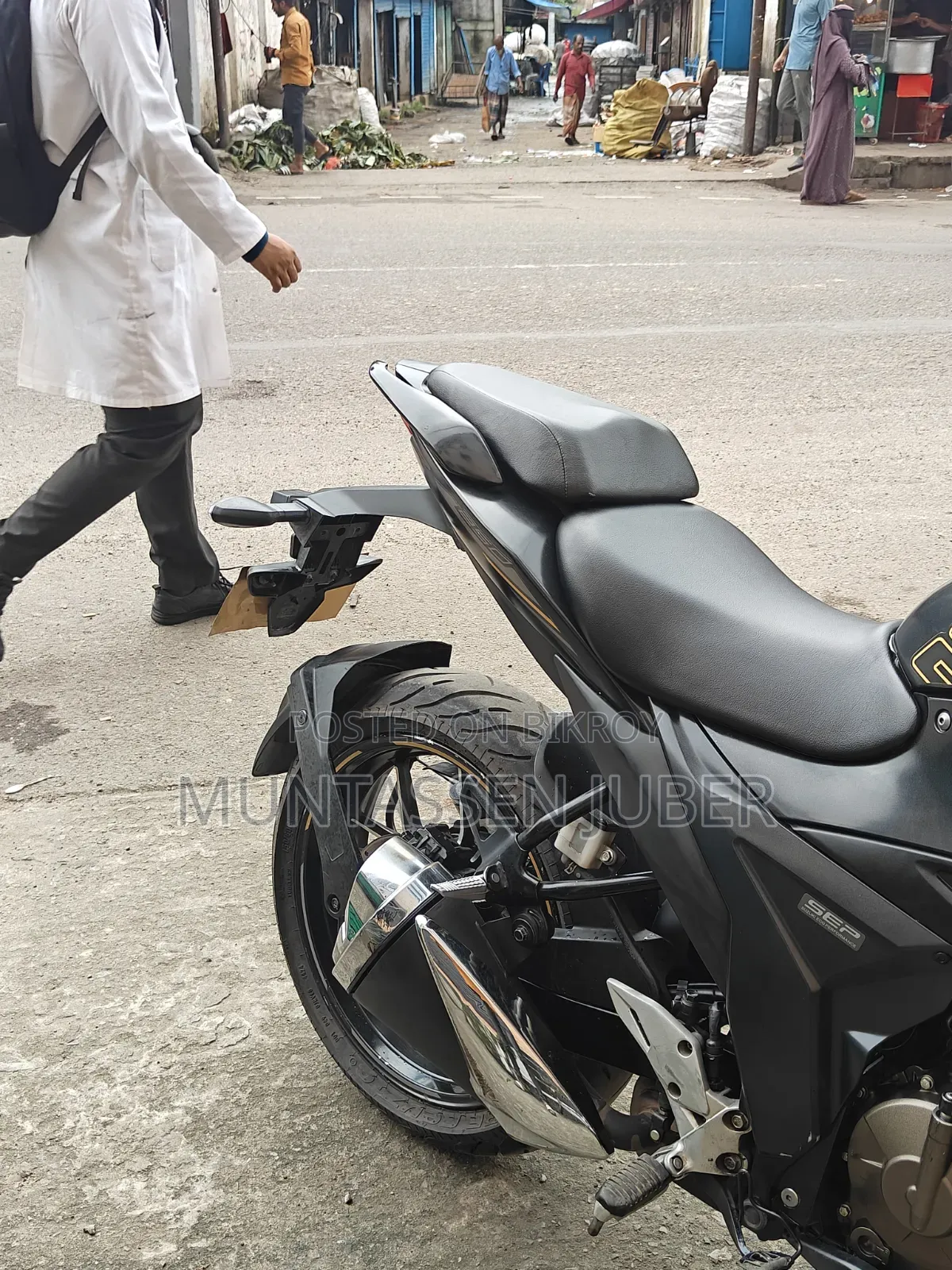 সুজুকি জিক্সার ২৫০ ২০২৪ কালো