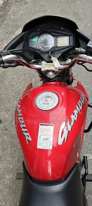 Hero Glamour 2022 Red