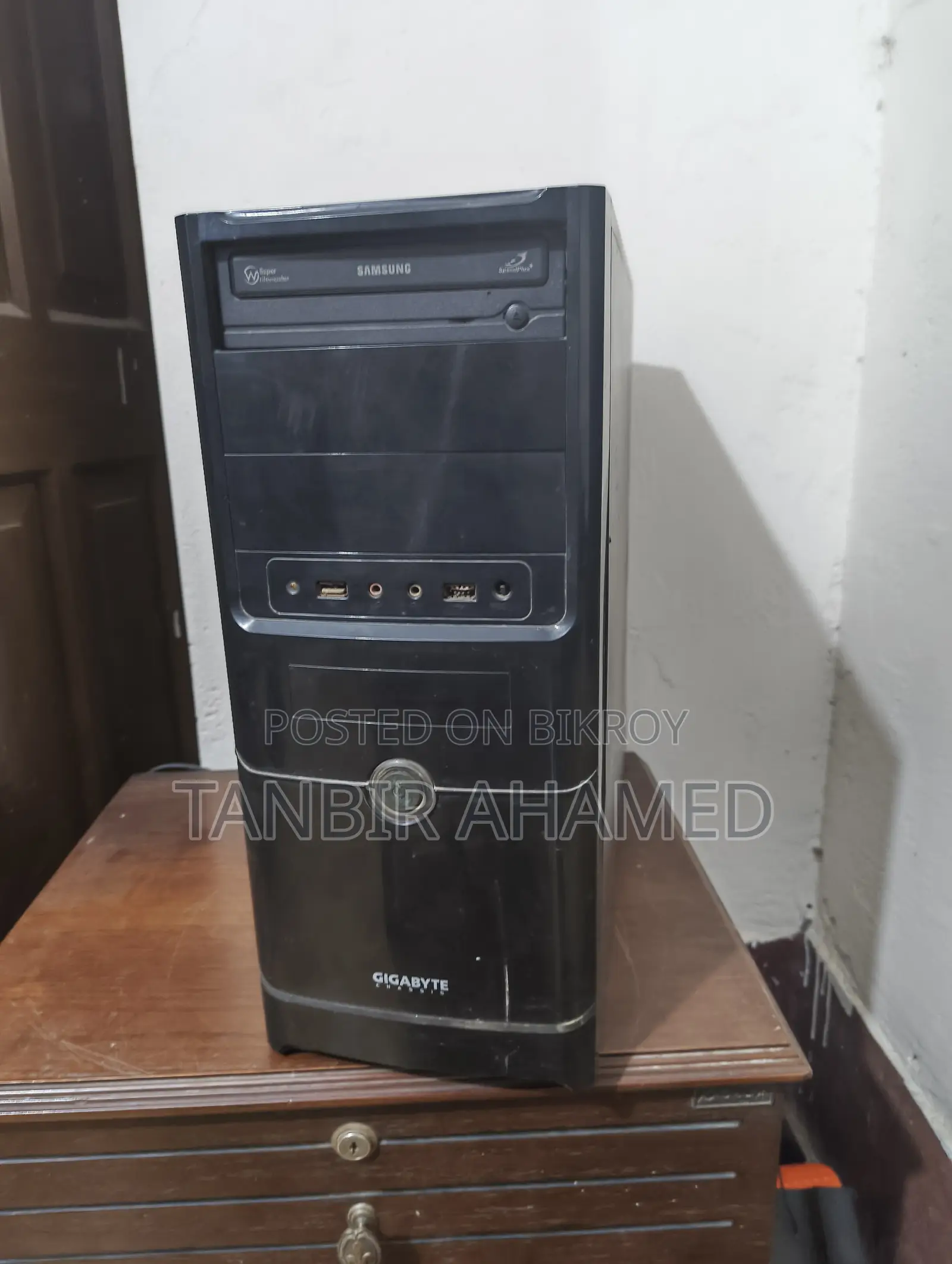 Desktop Computer 4GB Intel Core i3 SSD 128GB