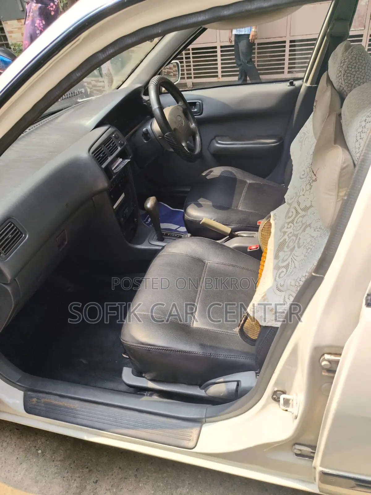 Toyota Corolla 1997 White