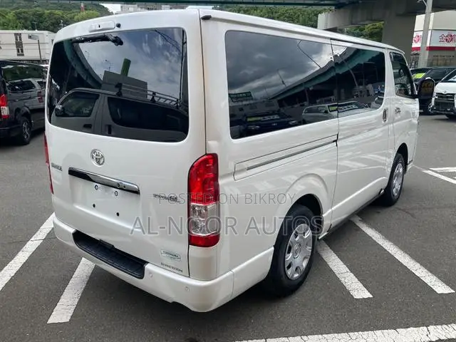 Toyota HiAce 2021 Pearl