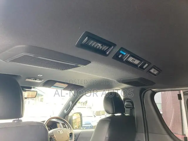 Toyota HiAce 2021 Pearl