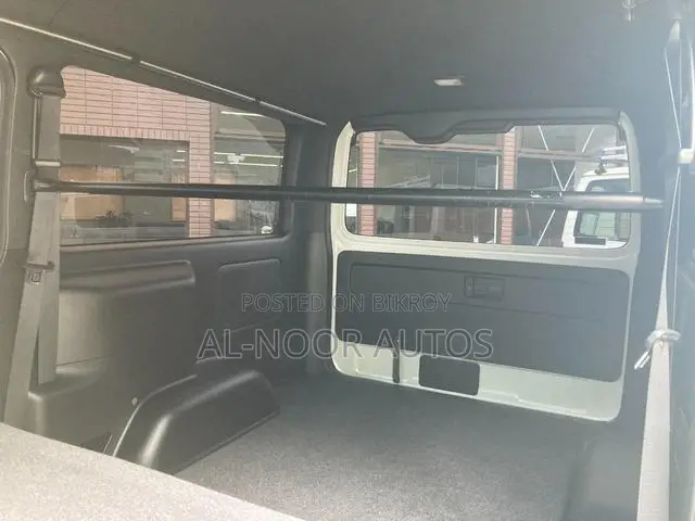 Toyota HiAce 2021 Pearl