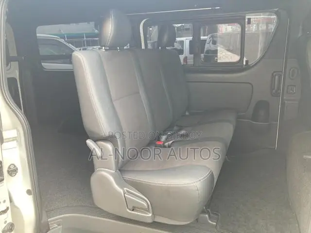 Toyota HiAce 2021 Pearl