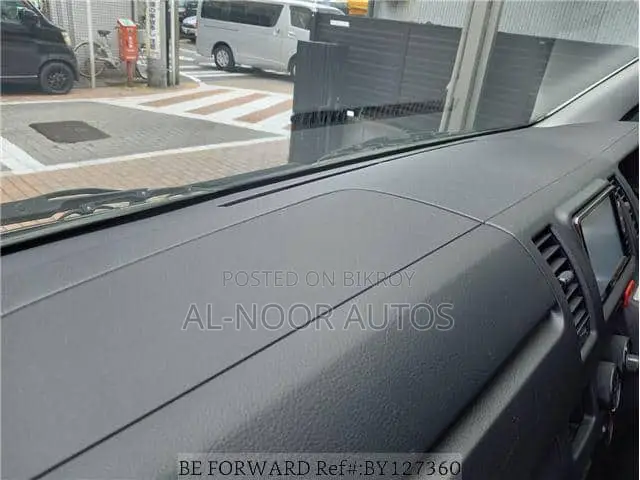Toyota HiAce 2021 White