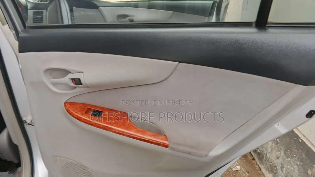Toyota Axio 2012 Silver