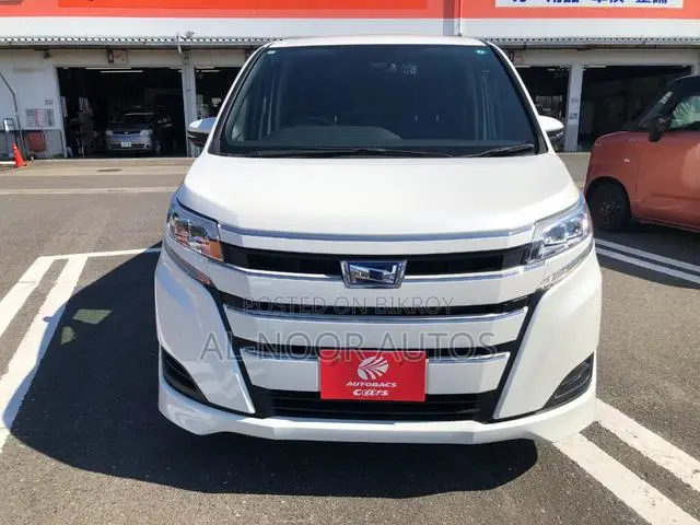 Toyota Noah 2021 Pearl