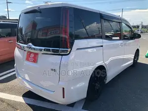 Toyota Noah 2021 Pearl
