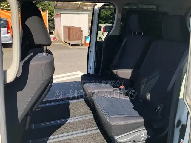 Toyota Noah 2021 Pearl
