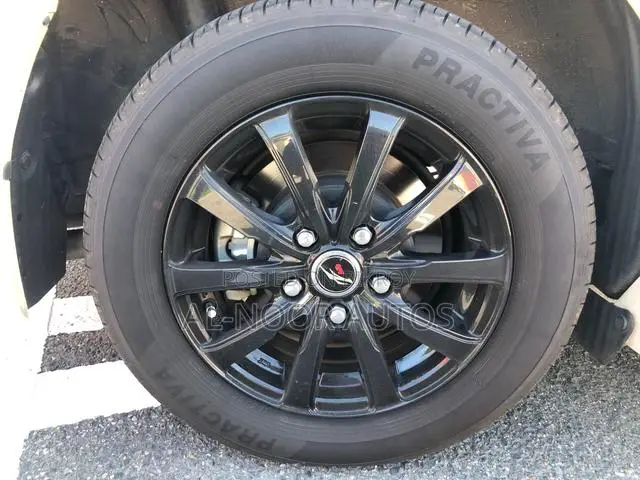 Toyota Noah 2021 Pearl