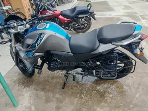 ইয়ামাহা এফজেড ২০২৫ গ্রে