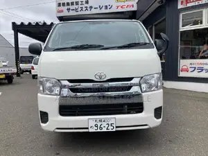 Toyota HiAce 2021 White