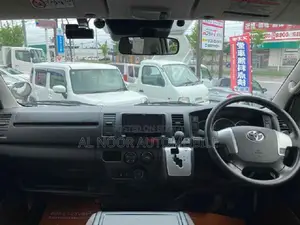 Toyota HiAce 2021 White