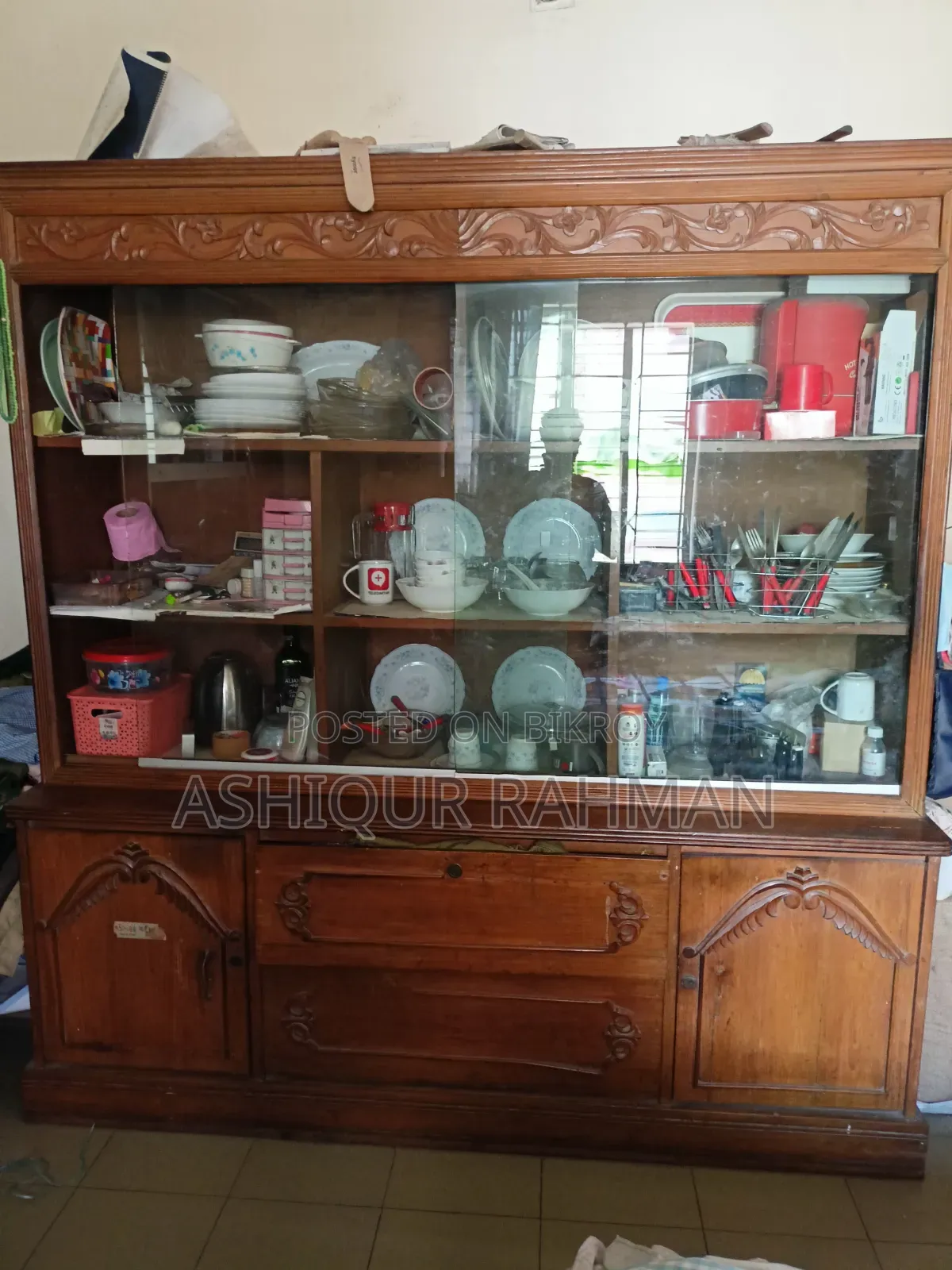 সেগুন কাঠের শোকেস