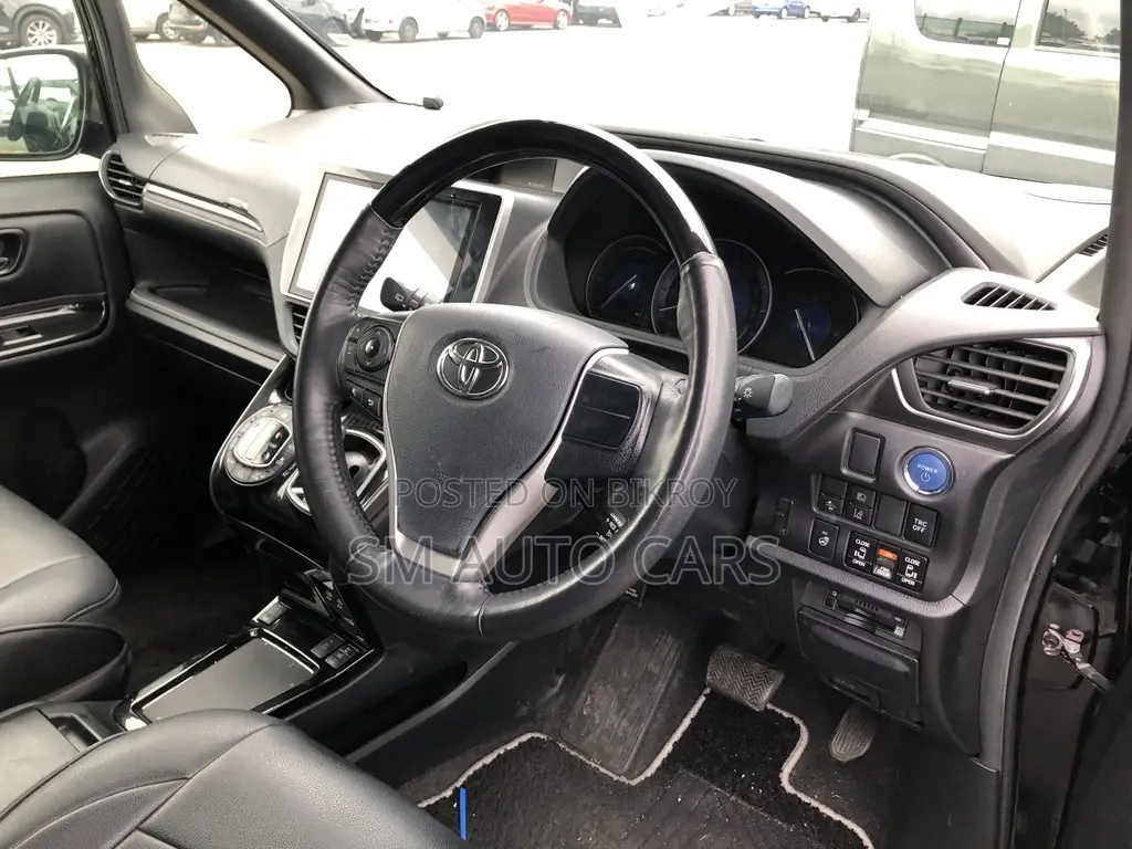 Toyota Esquire 1.8 Front Wheel Drive Hybrid (7 seater) 2021 Black