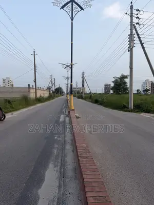৪০*২৫ ফুট রাস্তা সংলগ্ন ০৮ কাঠার প্লট বিক্রয় হবে। এন ব্লক, বসুন্ধরা আর/এ