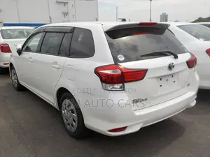 Toyota Corolla Fielder 2021 White