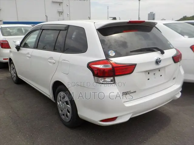 Toyota Corolla Fielder 2021 White