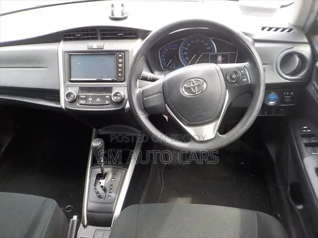 Toyota Corolla Fielder 2021 White