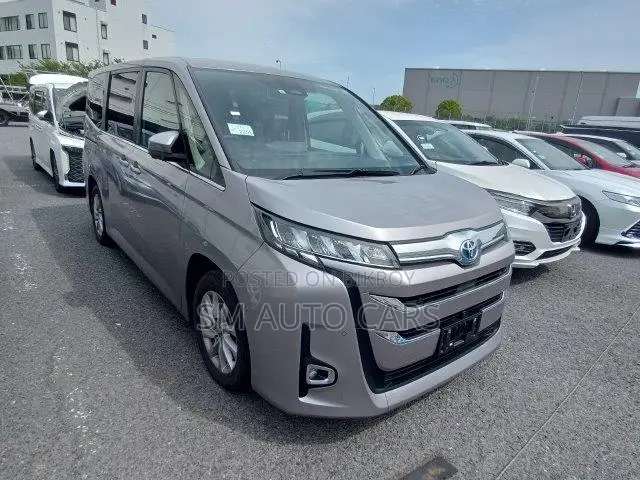Toyota Noah 2023 Gray