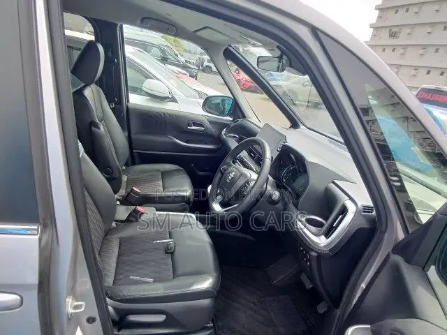 Toyota Noah 2023 Gray