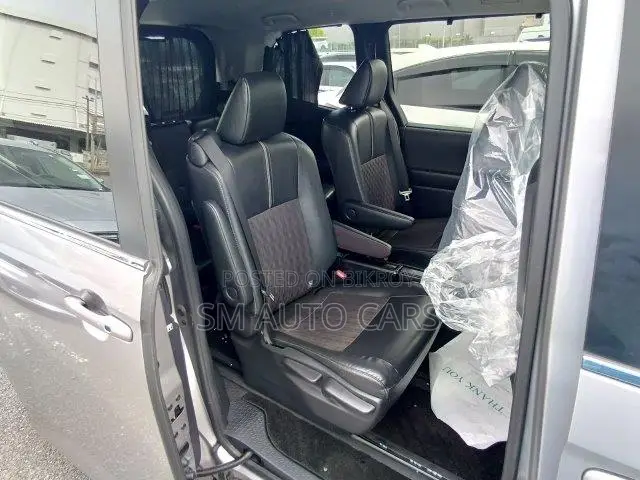Toyota Noah 2023 Gray