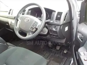 Toyota HiAce 2022 Silver
