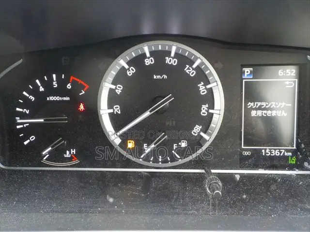 Toyota HiAce 2022 Silver