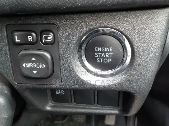 Toyota HiAce 2022 Silver