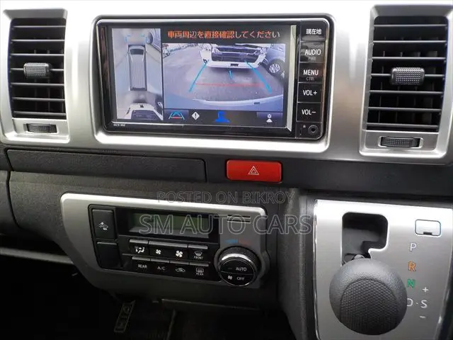 Toyota HiAce 2022 Silver