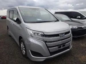Toyota Noah 2021 Silver