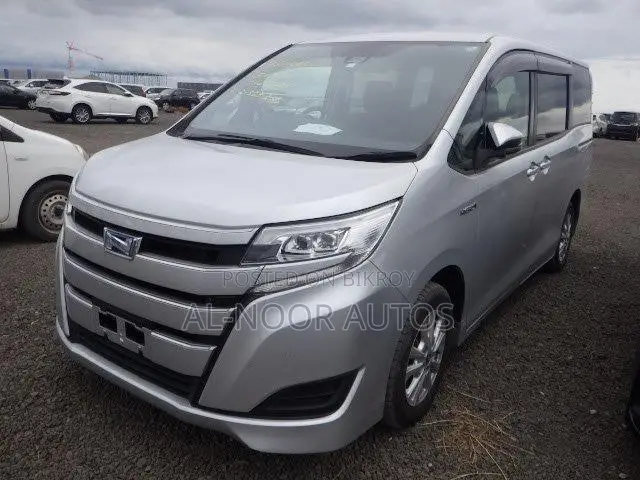Toyota Noah 2021 Silver