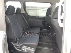 Toyota Noah 2021 Silver