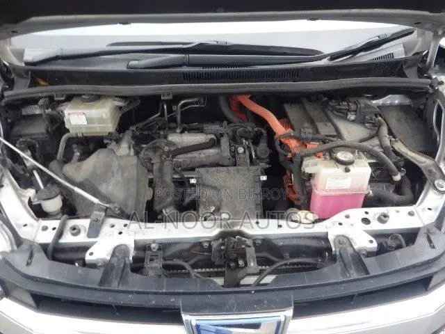 Toyota Noah 2021 Silver