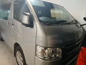 টয়োটা হায়েস ২০২১ সিলভার