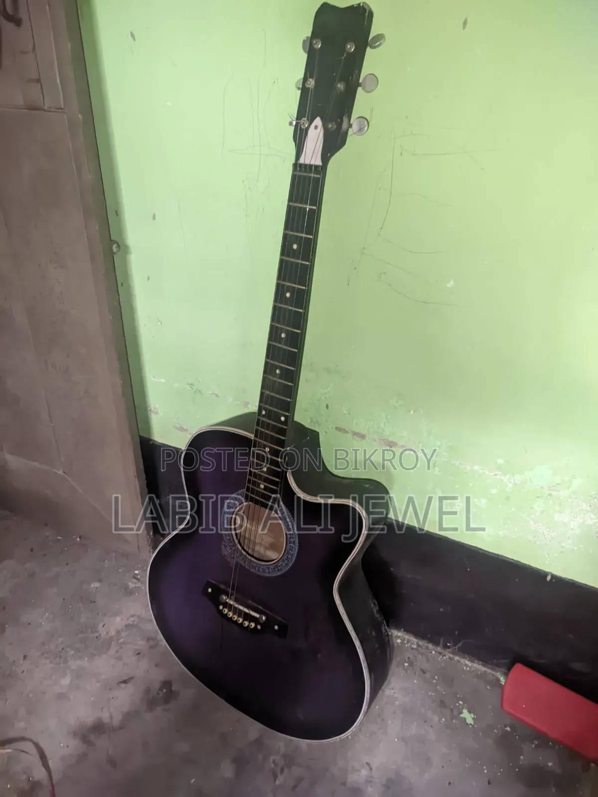 গিটার বিক্রির জন্য
