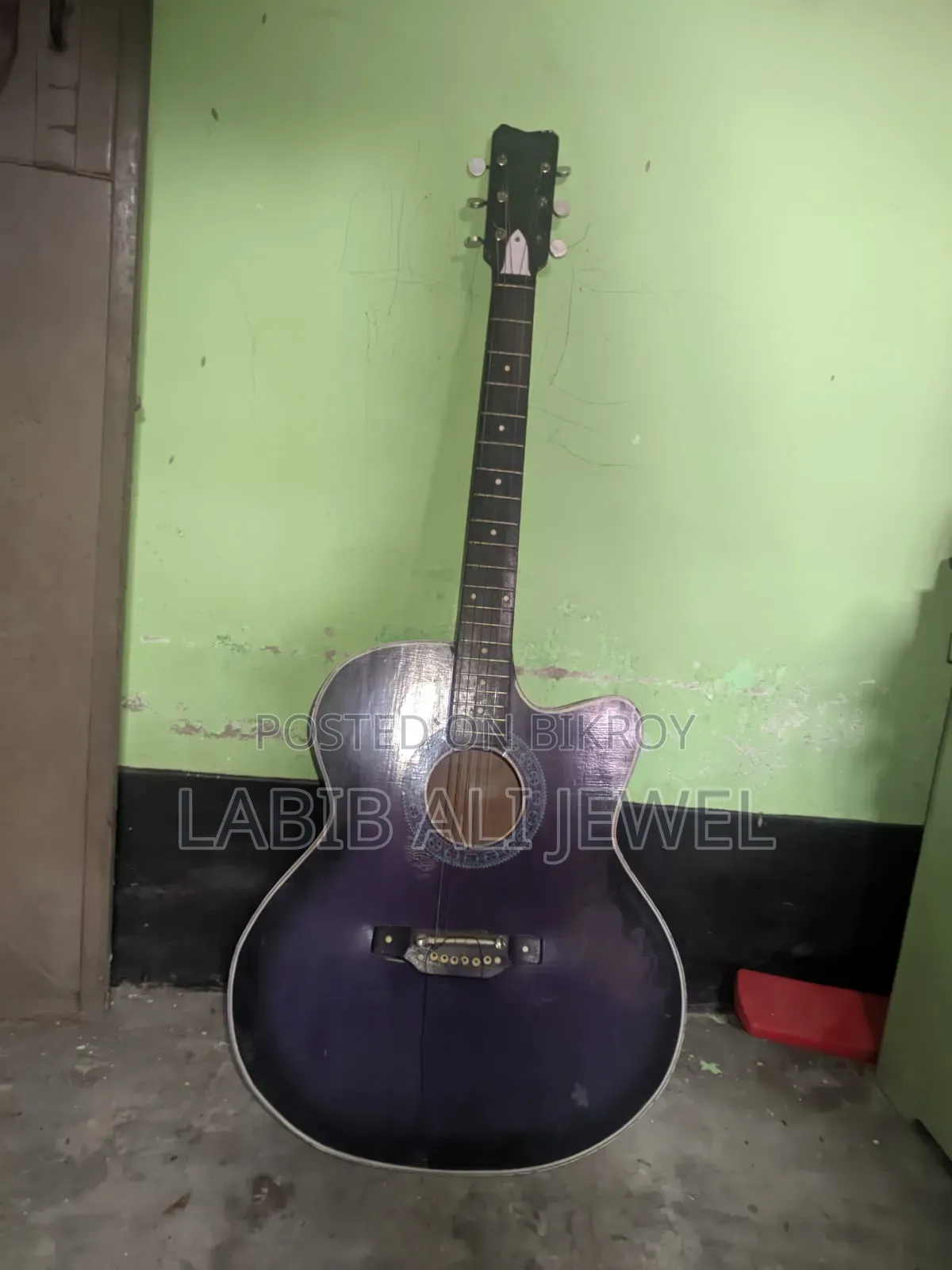 গিটার বিক্রির জন্য