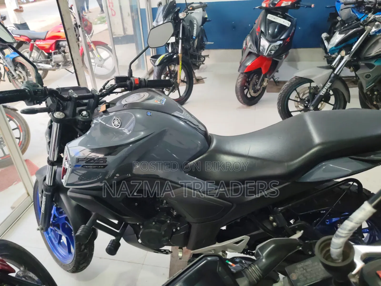 ইয়ামাহা এফজেড ২০২৫ গ্রে