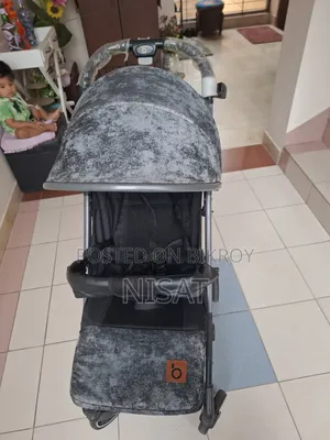 বেবি স্ট্রোলার
