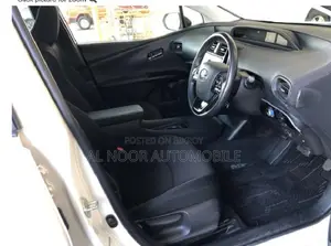 Toyota Prius 2018 Pearl